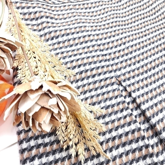 Talbots Grey White Cream Thick Plaid Pleated Knit Skirt Sz 10 - Picture 6 of 11